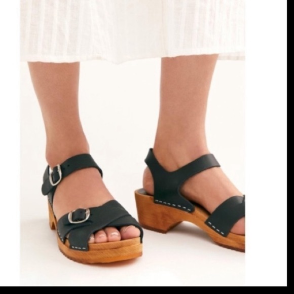 Free People Mia Presley Clogs in Black Leather 39 Hippie Scandi Girl Granola - Picture 1 of 15